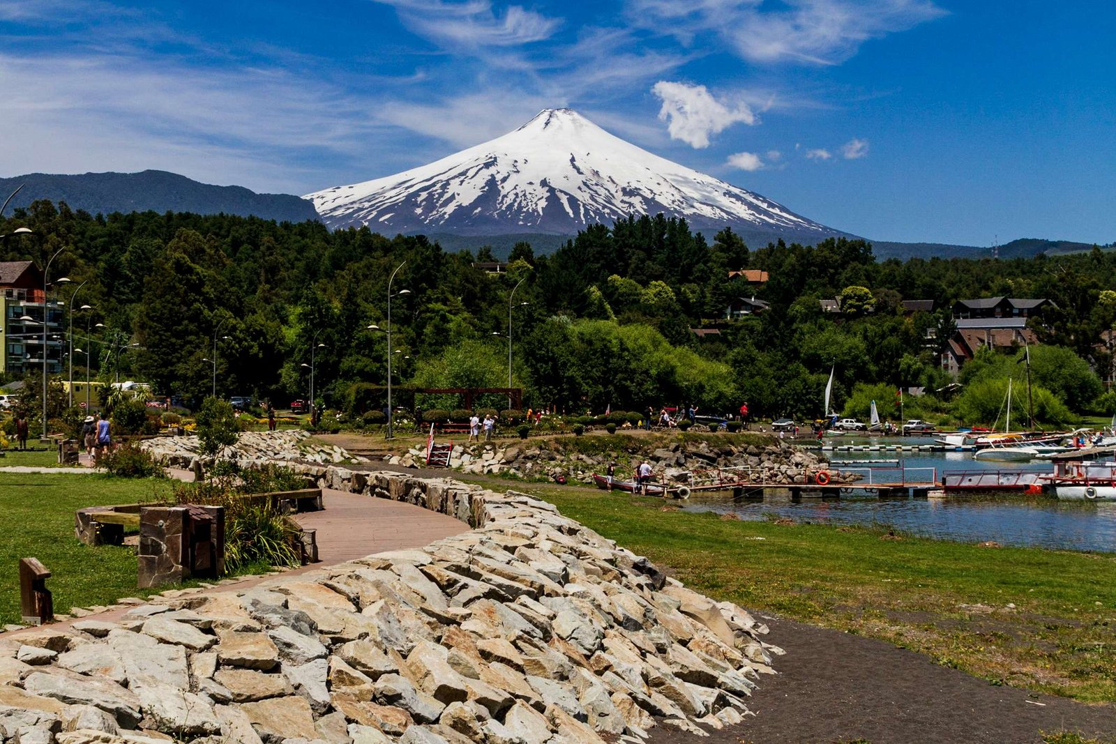 Vulcão Villarrica em Pucón: paisagem icônica no sul do Chile